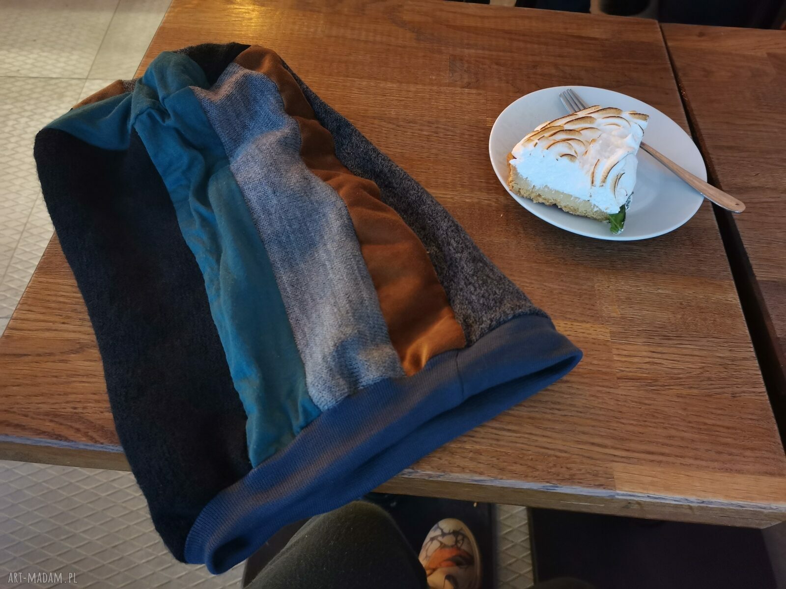 Czapka patchworkowa Smerfetka - uniwersalna na podszewce (handmade)