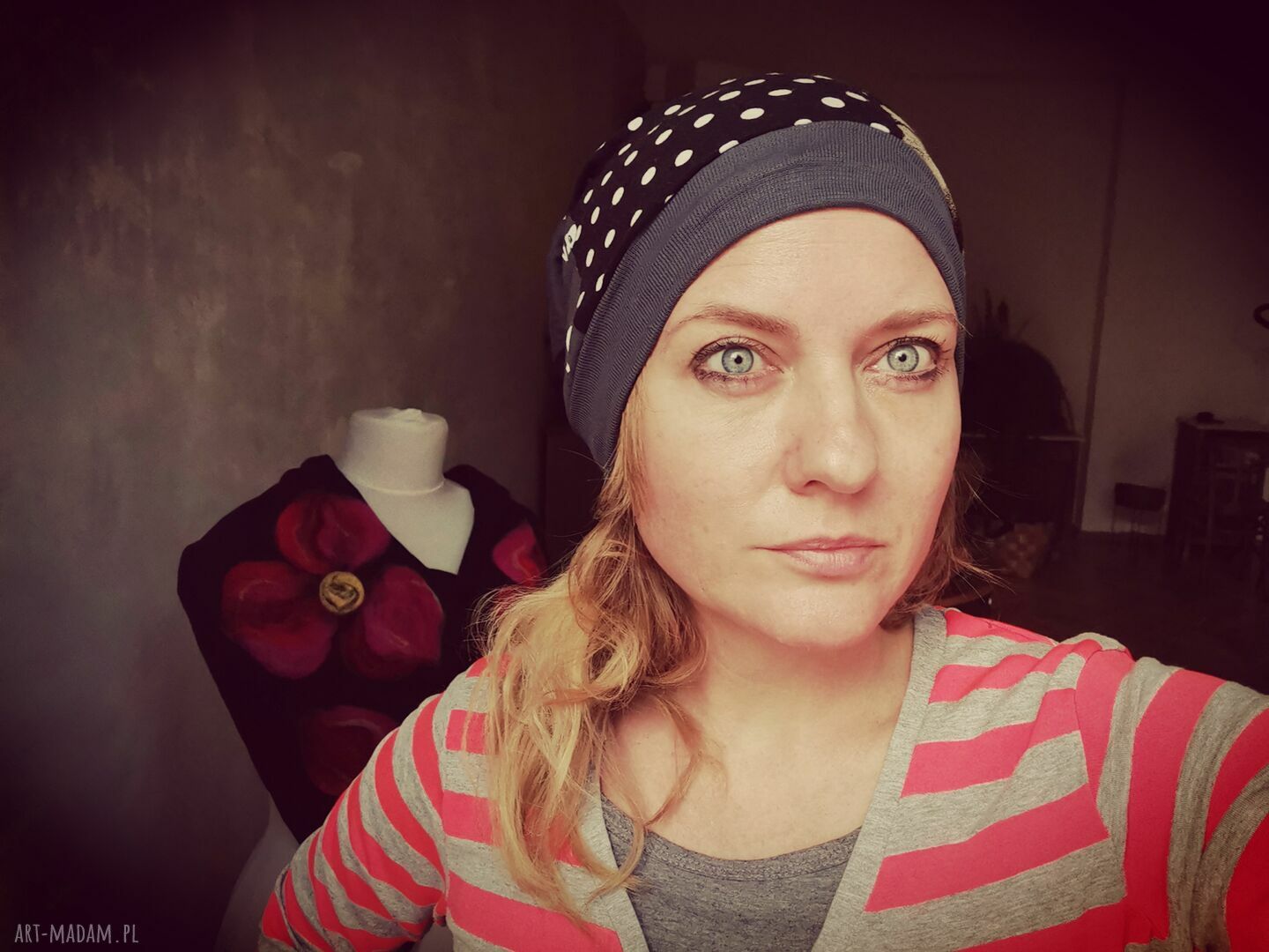 Długa czapka patchworkowa Boho Frida z frędzlami na podszewce (rozmiar uniwersalny)