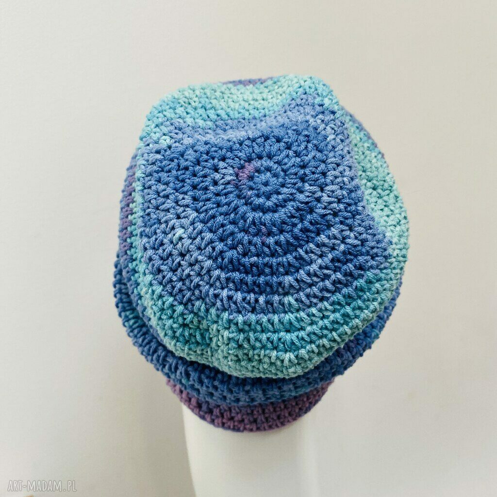Czapka przejściowa cienka beanie „Smerf” z bawełny - ręcznie szydełkowana