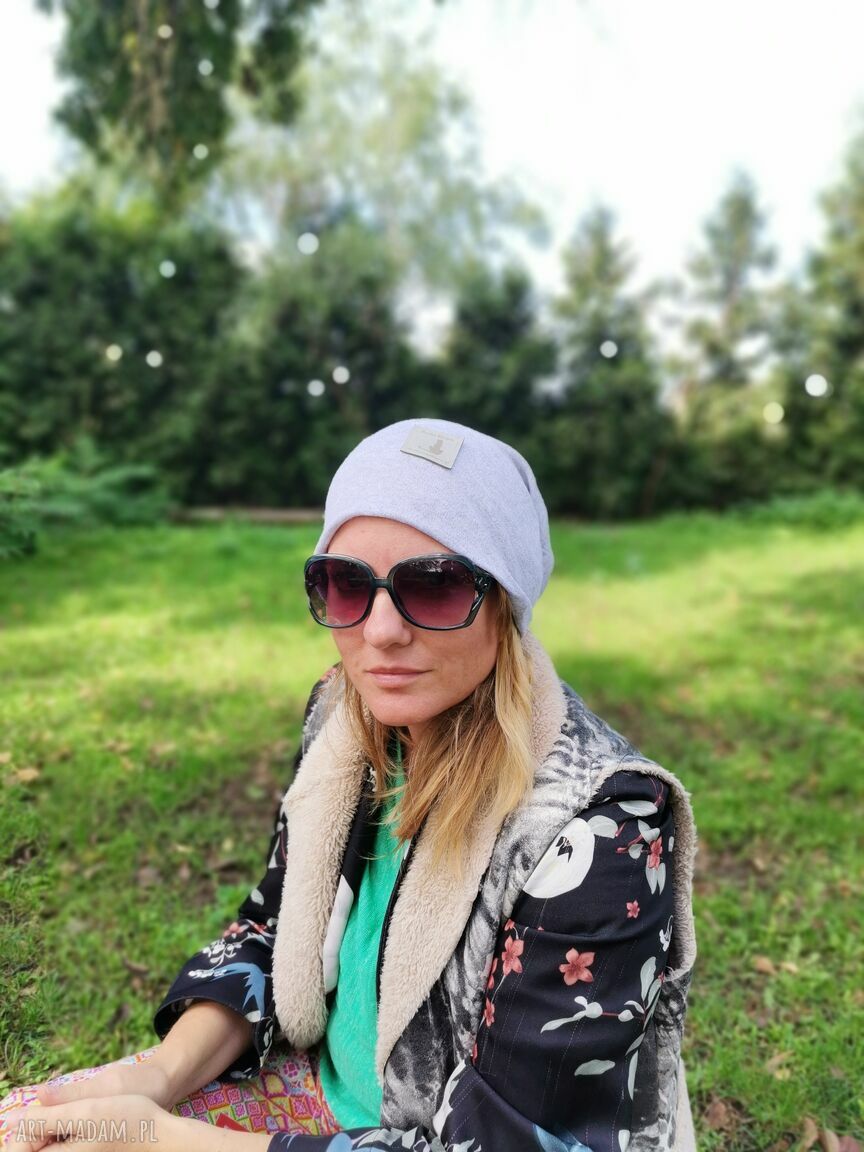 Szara czapka rozciągliwa Etno Boho na podszewce - patchworkowa i wygodna