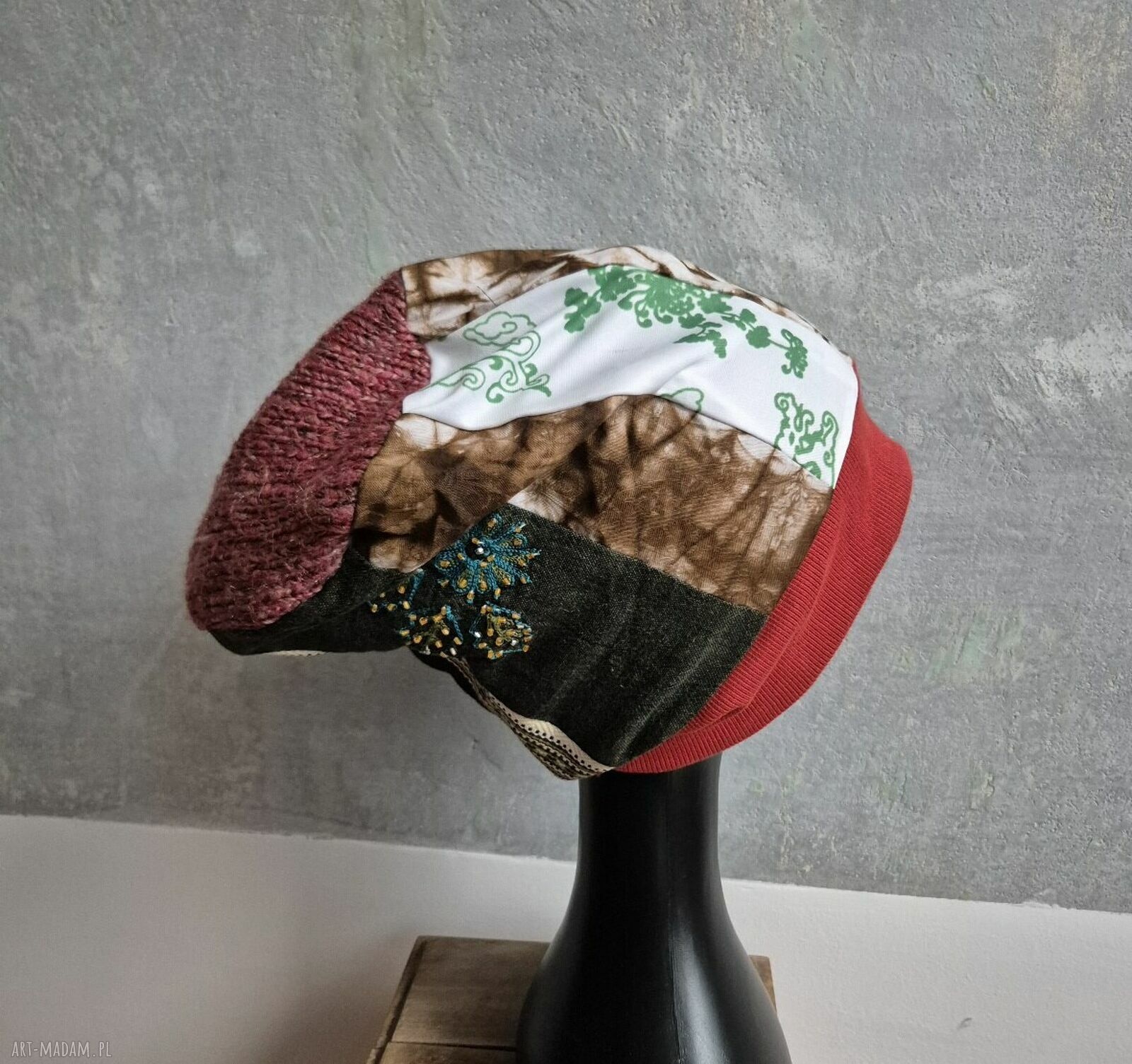 Czapka smerfetka - rozmiar uniwersalny, wiosenna, ręcznie farbowana na podszewce