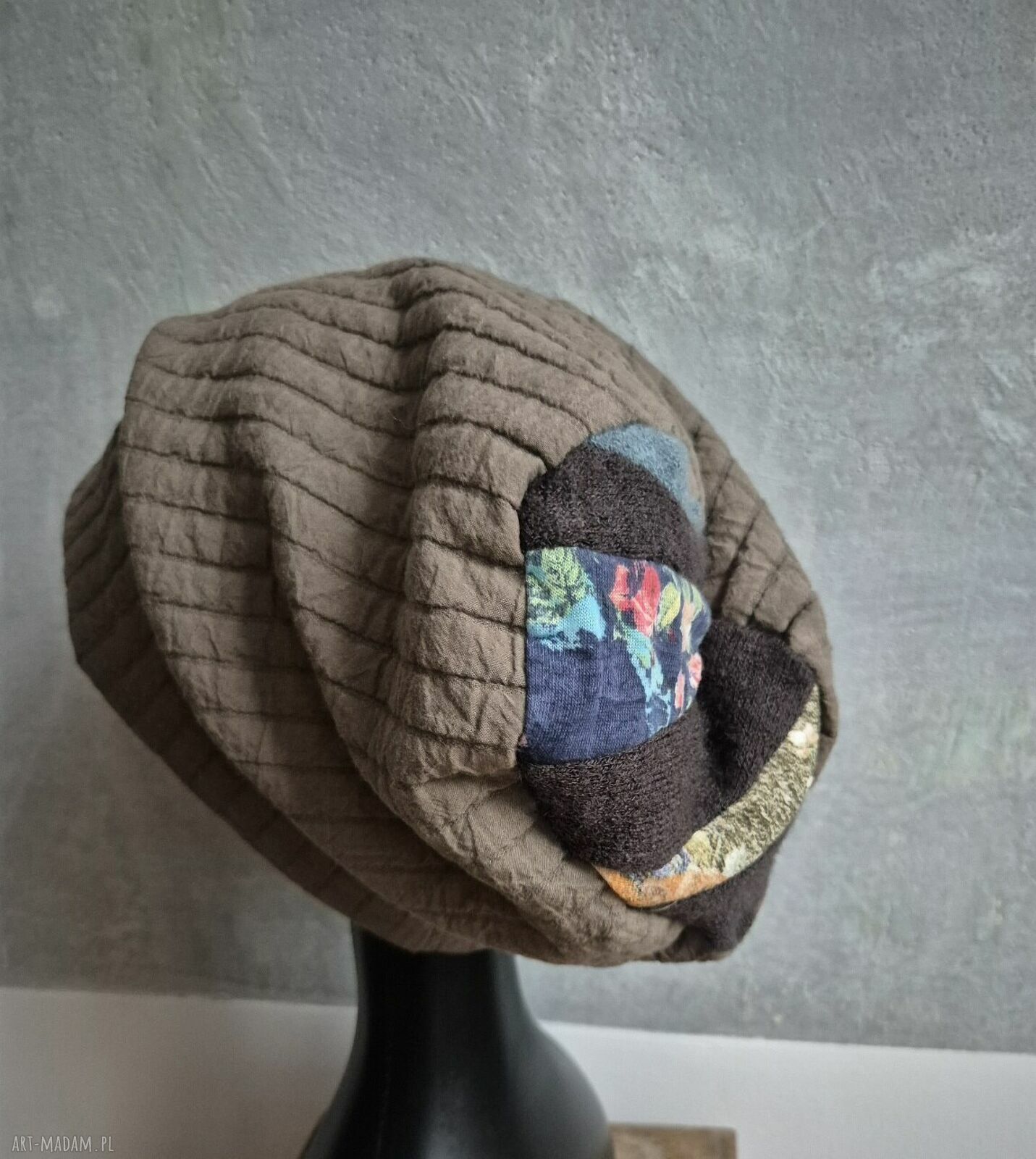 Czapka handmade rozmiar uniwersalny Smerfetka na podszewce - wiosenna