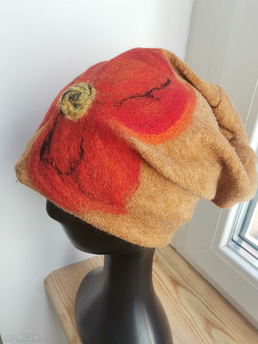 Czapka ruda beżowa z wełny merino filcowana w kwiaty - etno boho