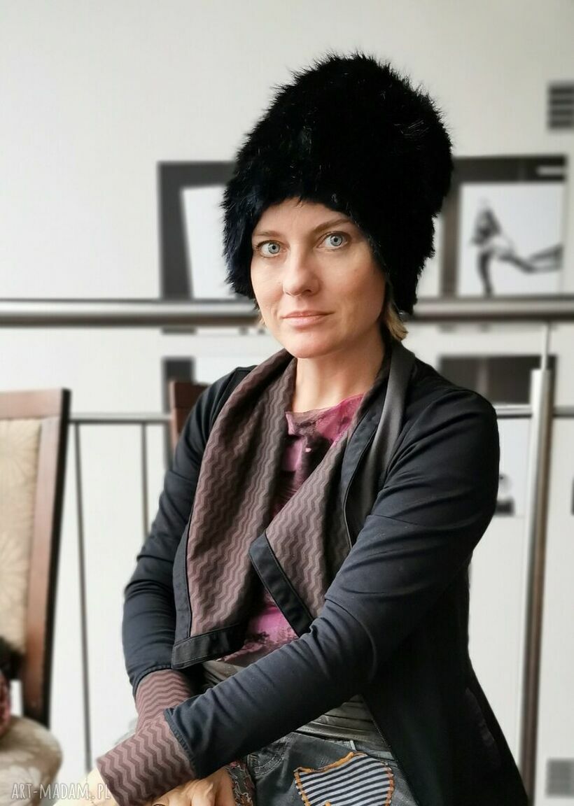 Czapka ruska granatowa futrzana na zimę - etno boho, rozmiar uniwersalny na podszewce