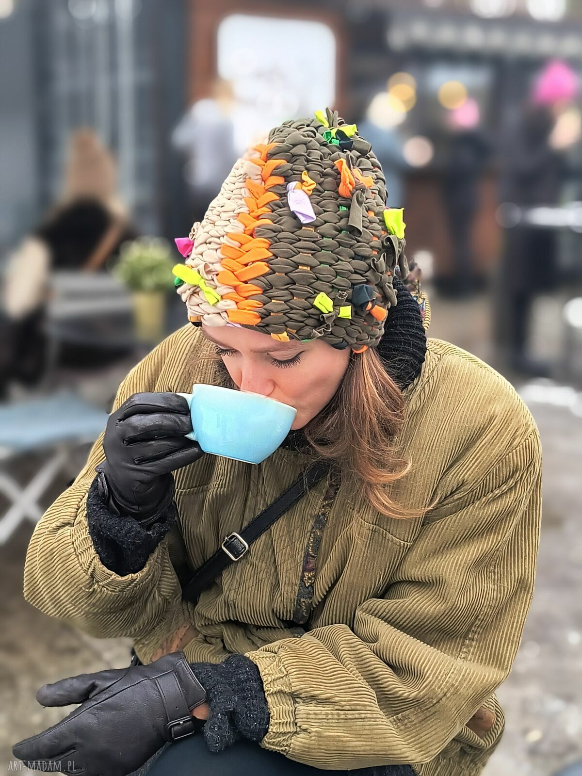 Czapka Streetart No9 - ręcznie tkana na krośnie w stylu London streetwear