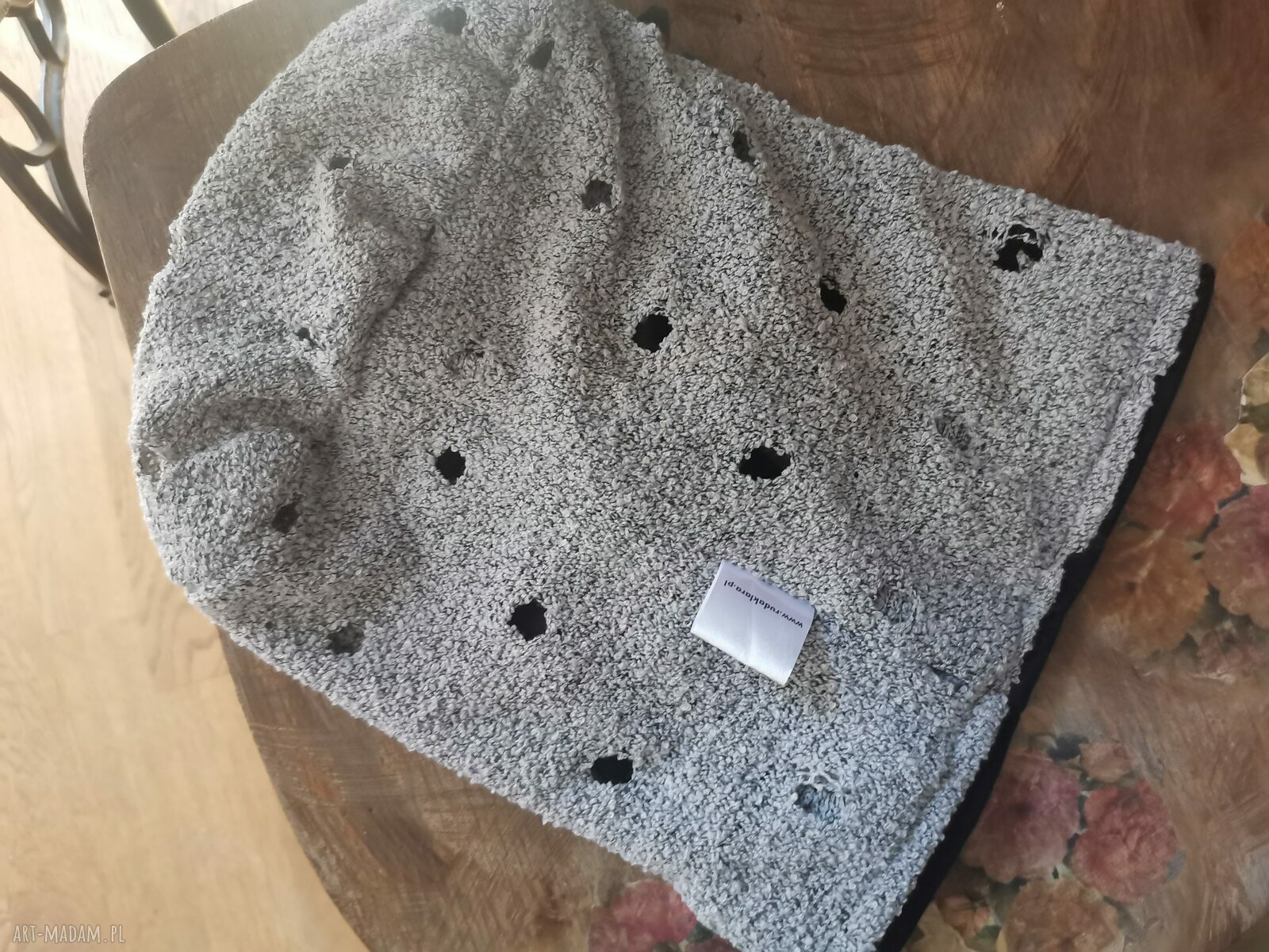 Czapka szara boho damska na podszewce - folk, etno i frędzle