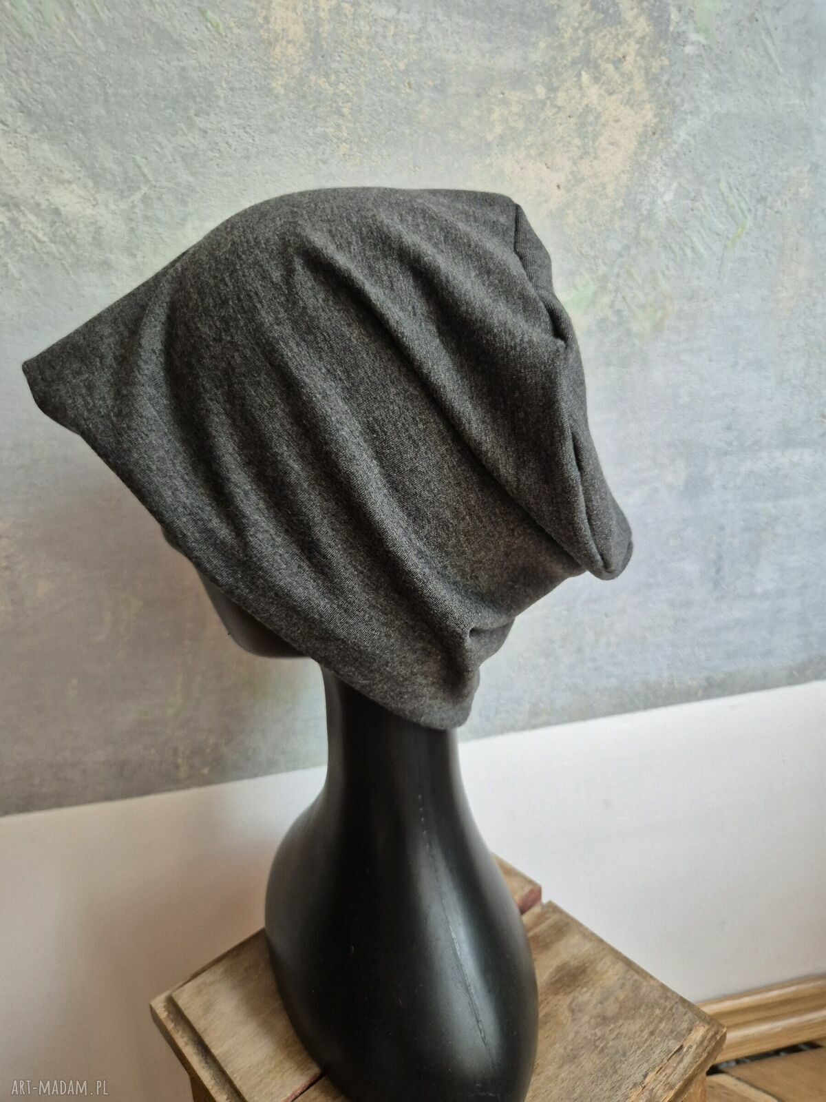 Czapka szara z dzianiny na podszewce - rozmiar uniwersalny unisex