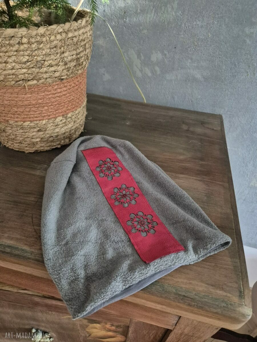 Szara czapka na podszewce - wygodna i rozciągliwa (handmade)