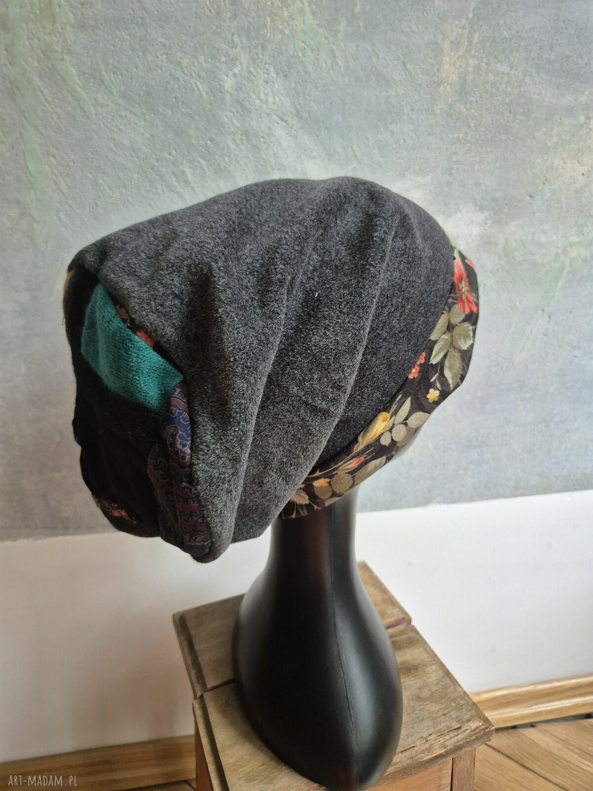 Czapka szara Smerfetka z kolorami na podszewce - boho folk