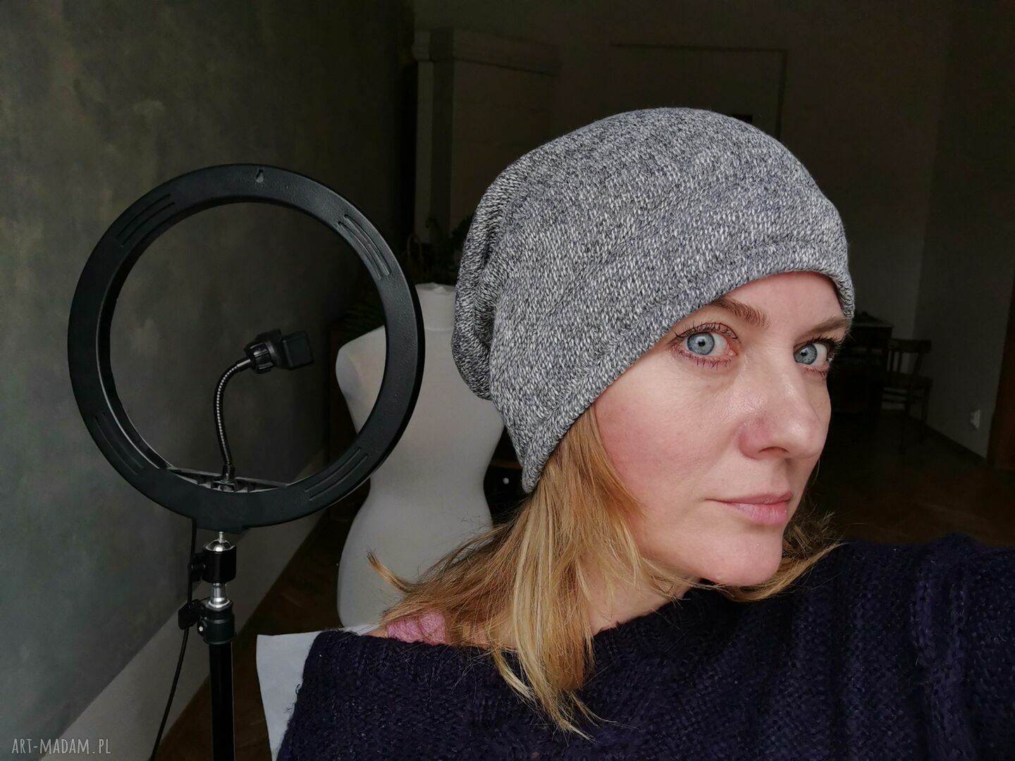 Czapka szara damska uniwersalna Boho Frida - ręcznie robiona
