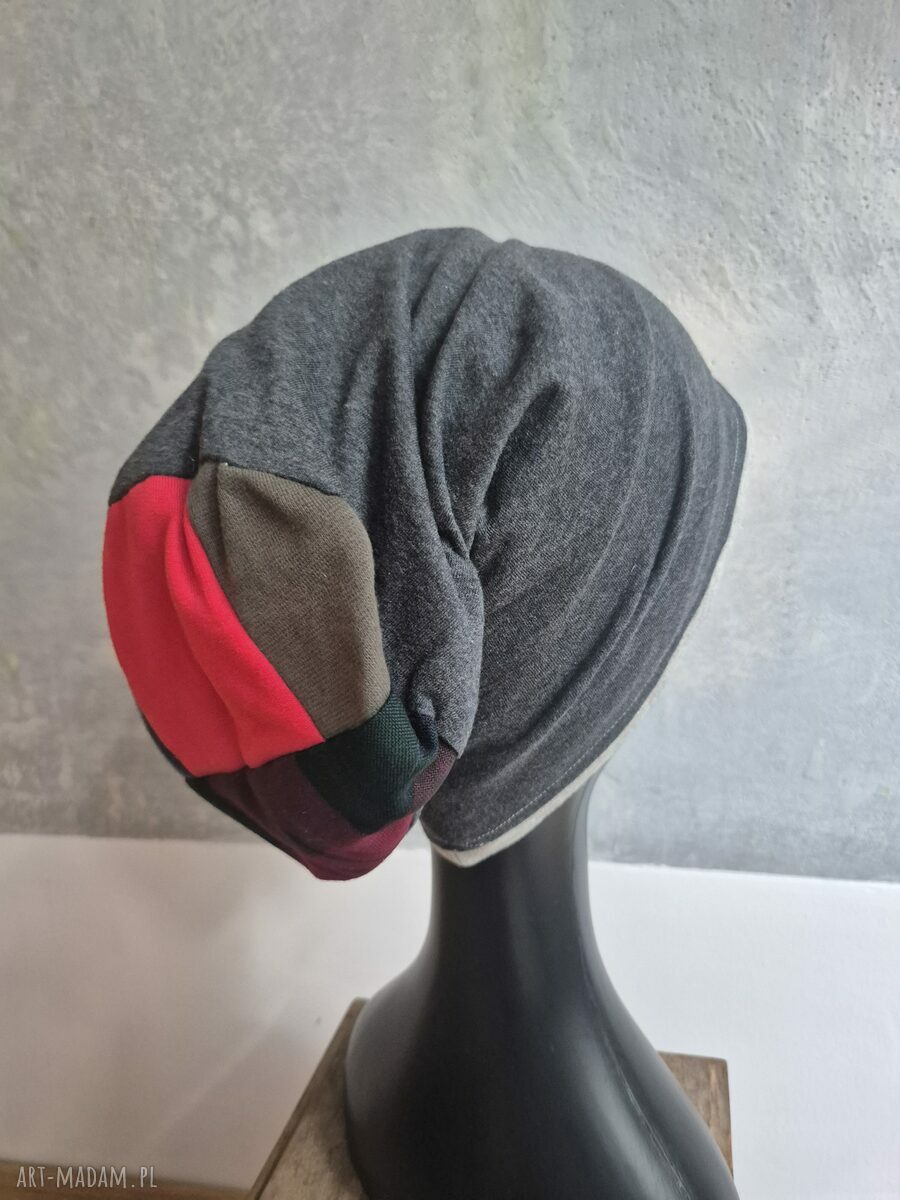 Czapka szara z patchworkową górą na podszewce - ręcznie szyta (rozmiar M)