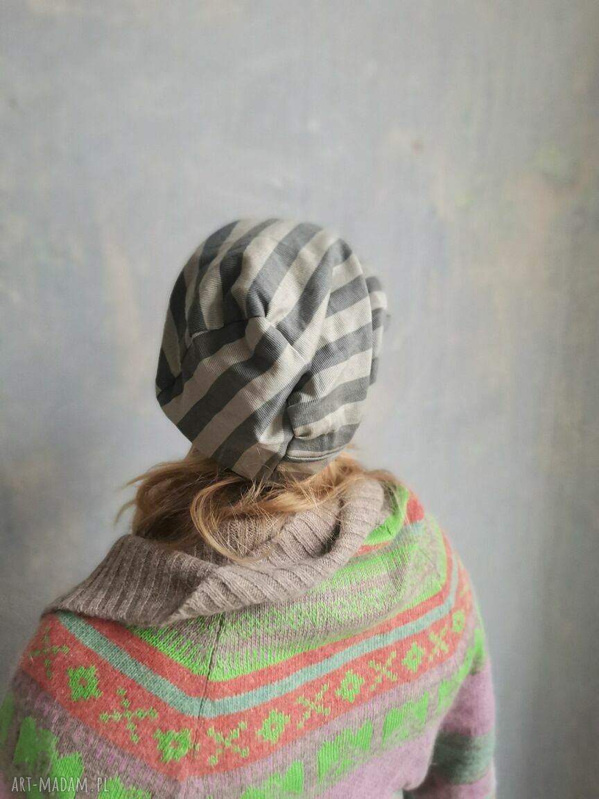 Czapka damska Smerfetka w paski na podszewce - rozmiar M 58-59 cm