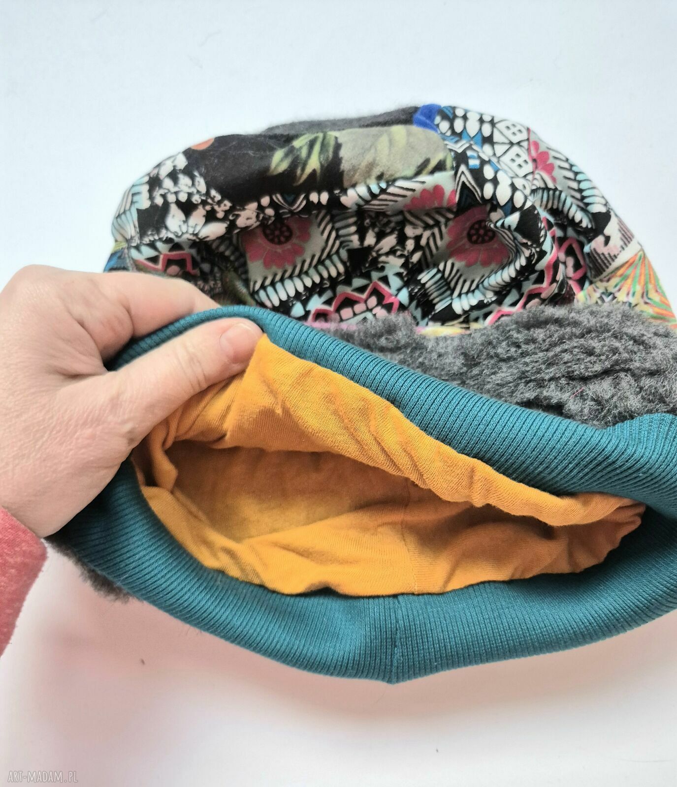 Czapka handmade ze sztucznego futra w marokańskim stylu - krótka na podszewce