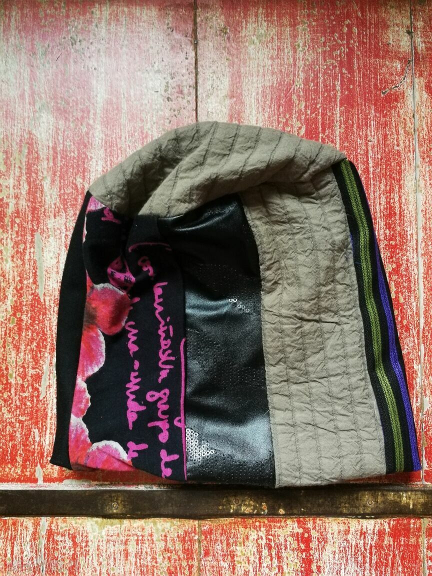 Czapka patchworkowa damska boho - krótka, ręcznie szyta i wygodna