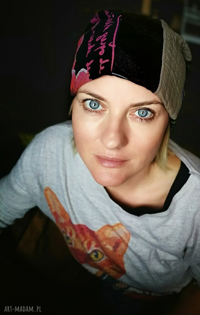 Czapka patchworkowa damska boho - krótka, ręcznie szyta i wygodna