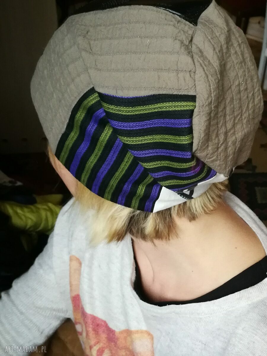 Czapka patchworkowa damska boho - krótka, ręcznie szyta i wygodna