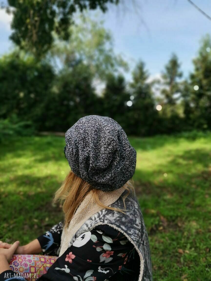 Szara ciepła czapka damska na podszewce - przylegająca (rozmiar 57-58 cm)