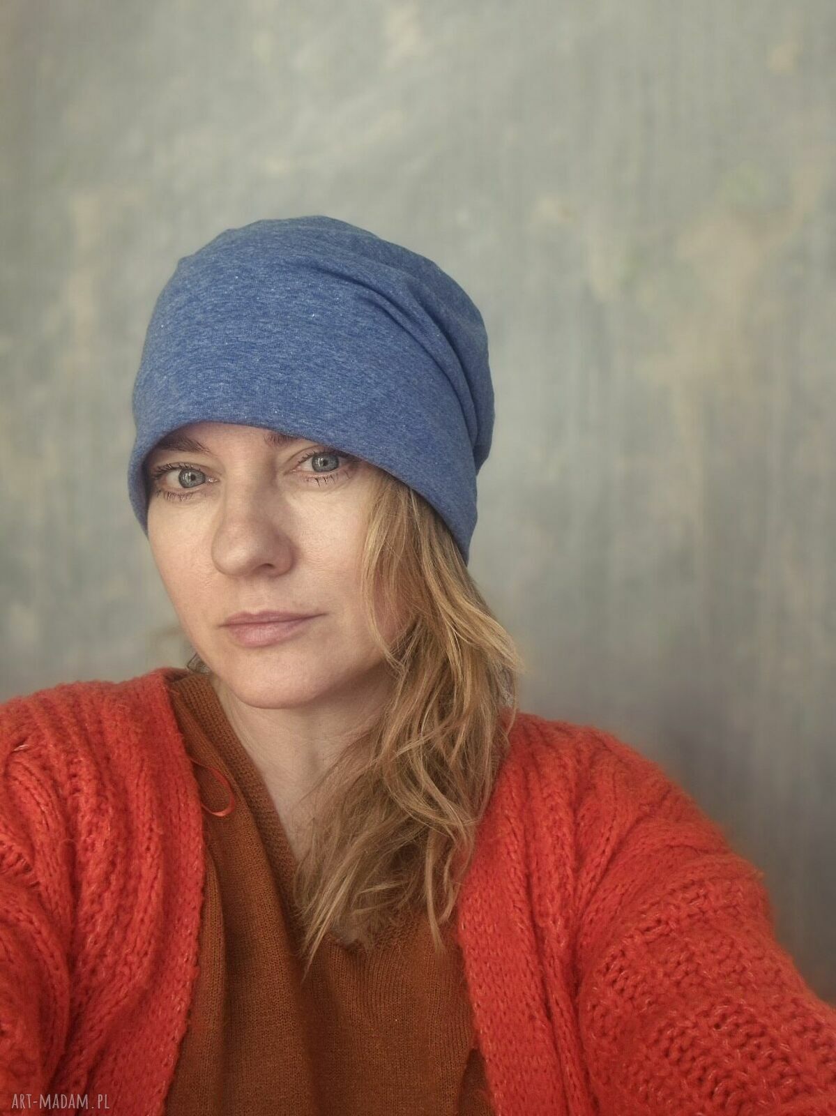 Niebieska czapka dzianinowa unisex na podszewce - rozmiar uniwersalny