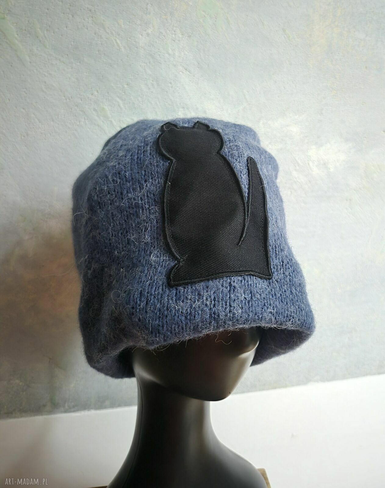 Czapka uniwersalna na podszewce z kotem - boho rękodzieło