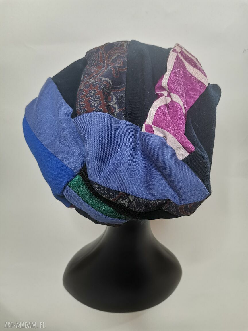 Czapka uniwersalna na podszewce Smerfetka - handmade do codziennych wyjść
