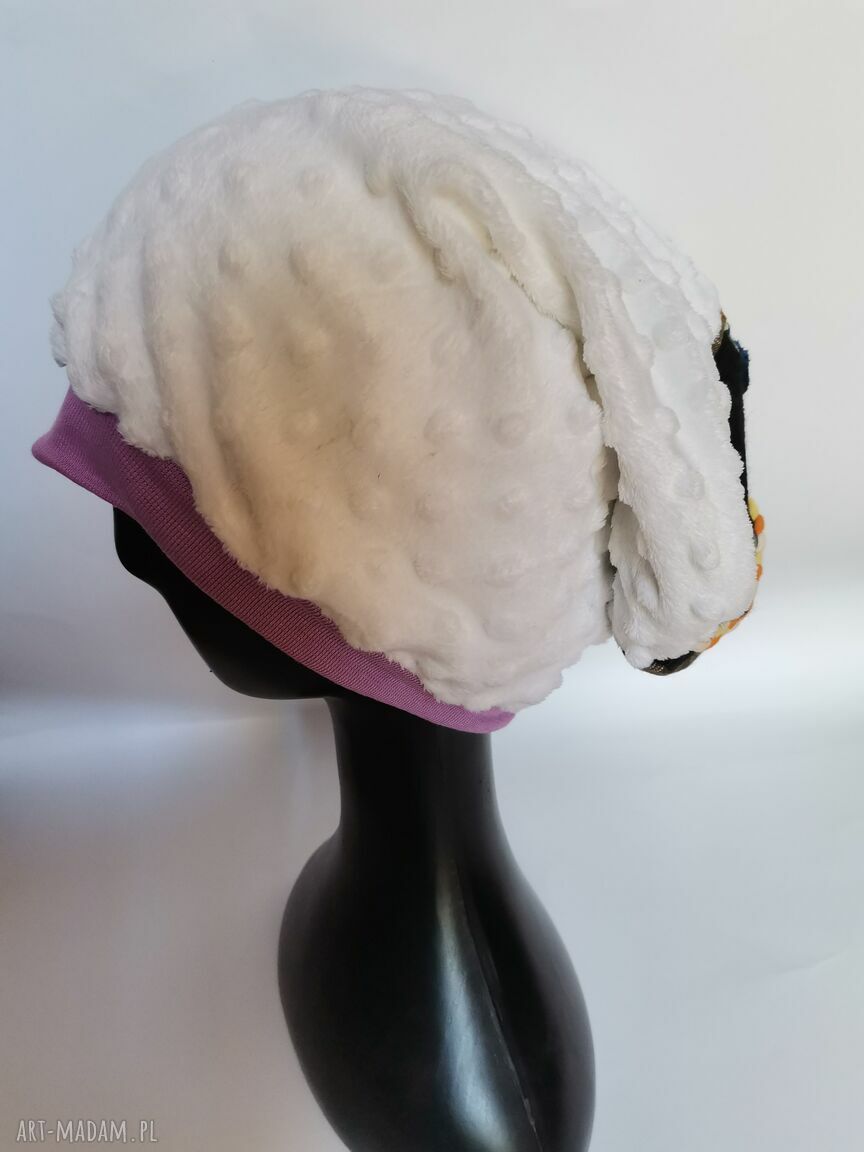 Czapka Frida Folk Boho z frędzlami - uniwersalna biała minky