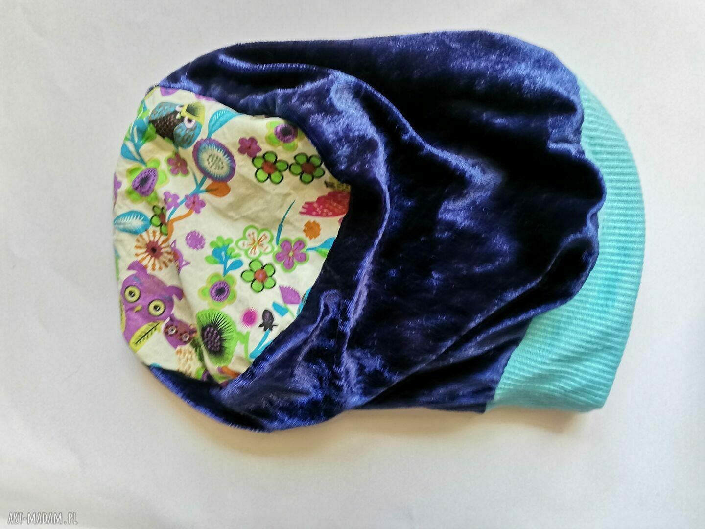 Czapka uniwersalna na podszewce - box waliz z motywem sowa