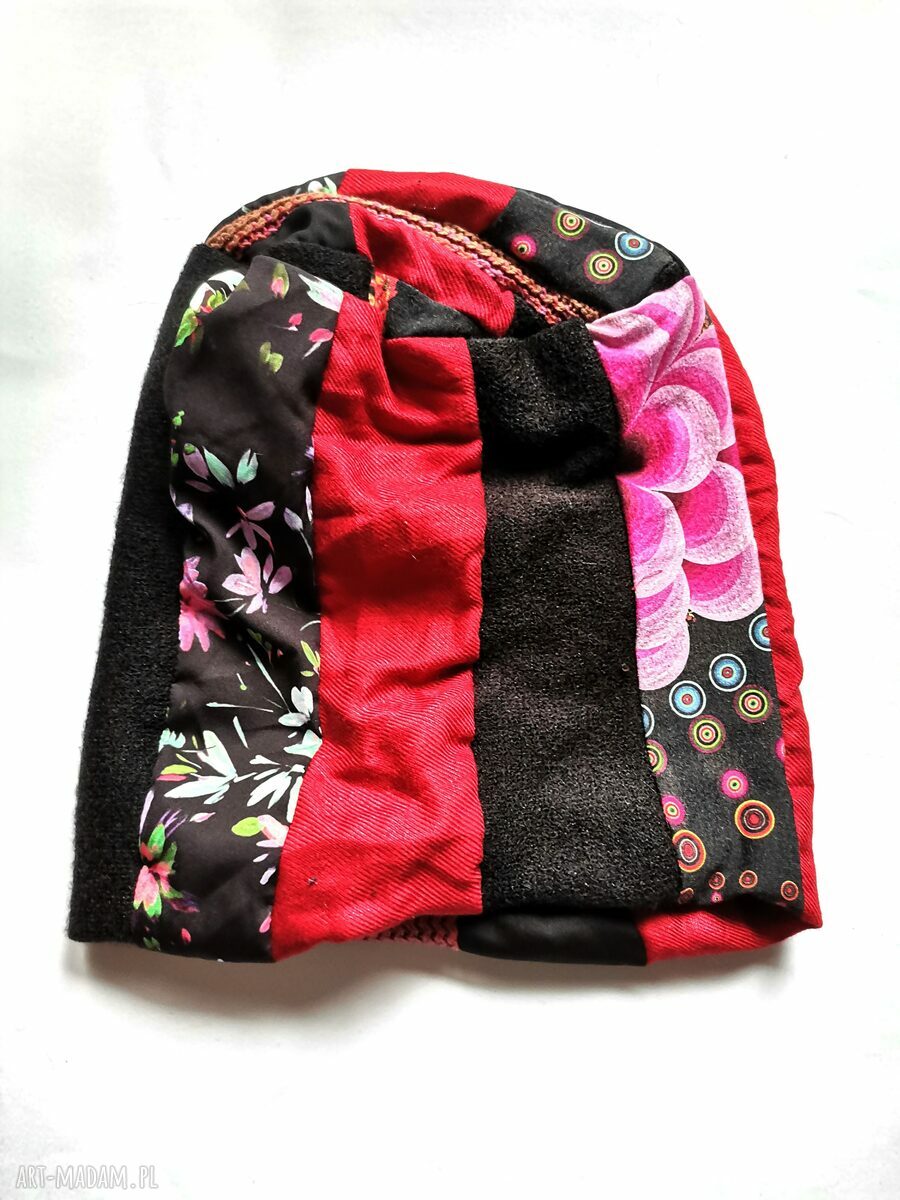 Czapka uniwersalna na podszewce folk - patchwork box 22