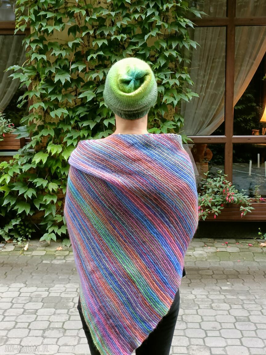 Czapka w zieleniach na drutach - merino, moher i jedwab