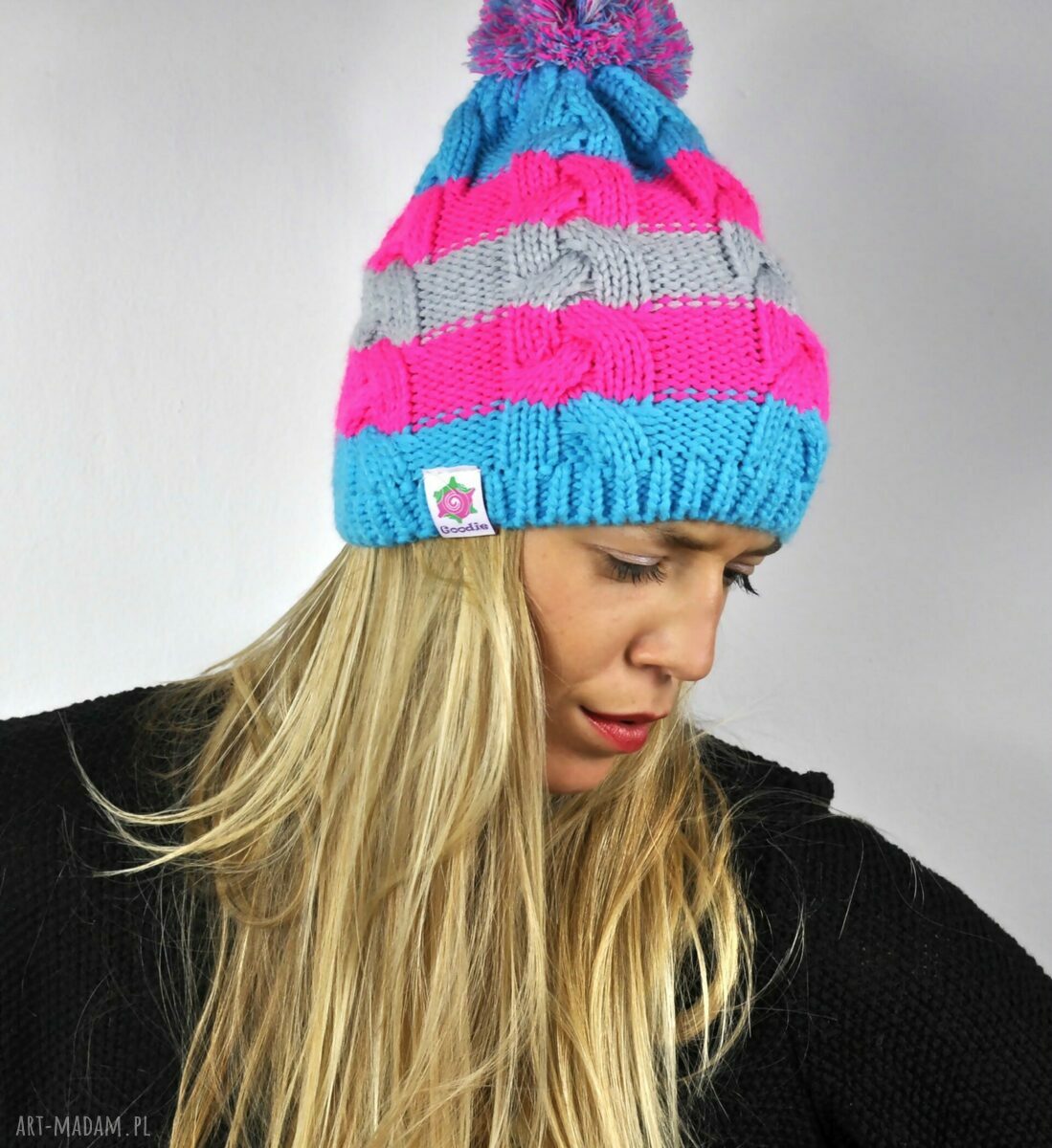 Czapka warkocz Goodie - stripes