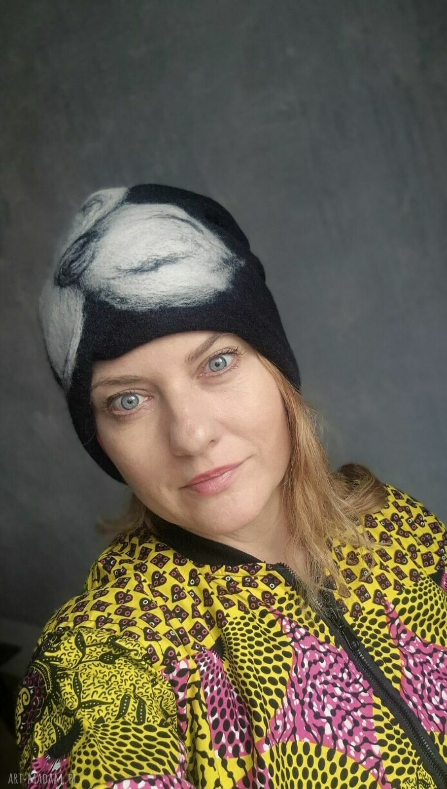 Czarna zimowa czapka wełniana filcowana boho z merynosów - rozmiar uniwersalny