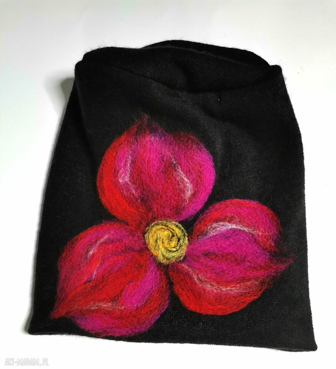 Czapka wełniana filcowana zimowa handmade w kwiaty na podszewce