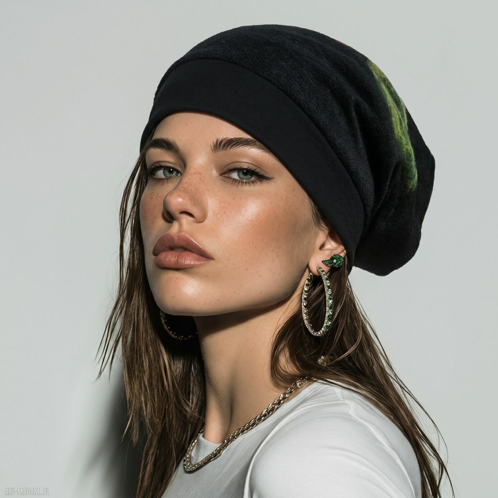 Ręcznie robiona czapka damska handmade na co dzień