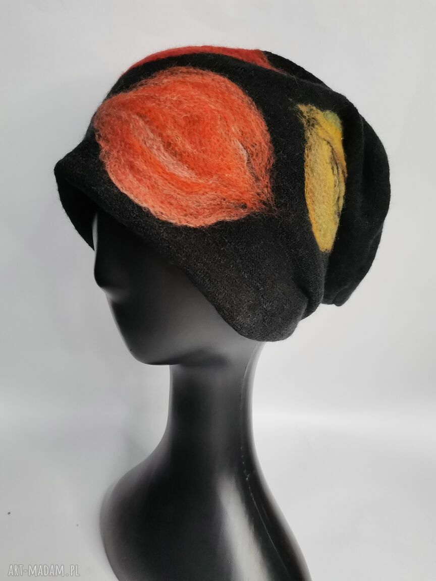 Czapka wełniana handmade Frida - czarna filcowana na podszewce, rozmiar uniwersalny