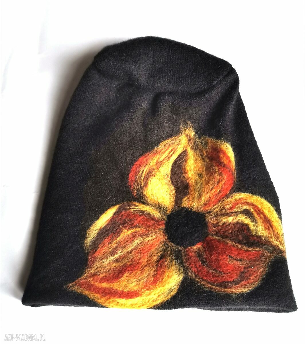 Czapka wełniana handmade na podszewce z filcowanej wełny z merynosów - rozmiar uniwersalny w kwiaty