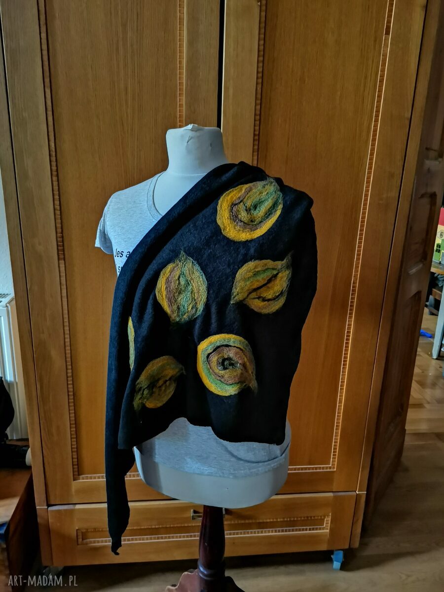 Ciepła czapka wełniana handmade na podszewce - rozmiar uniwersalny