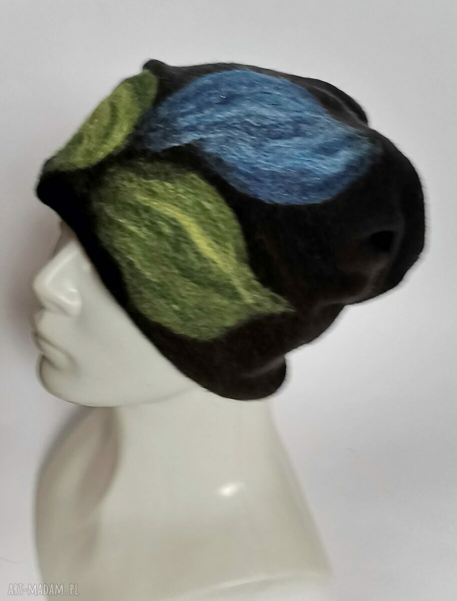 Ciepła czapka wełniana handmade w kwiaty na zimę (Ruda Klara)