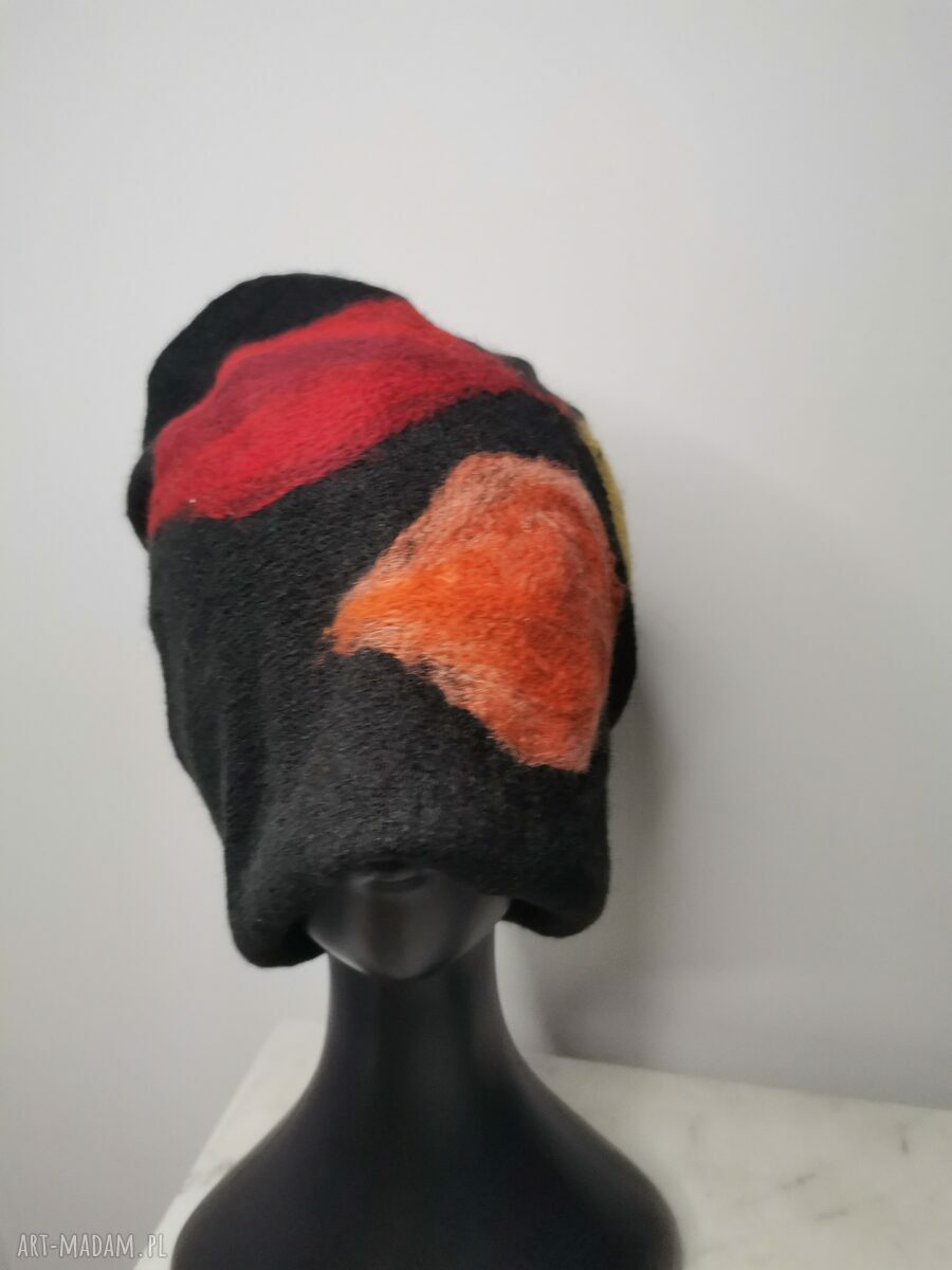 Boho czapka wełniana z merino filcowana w kwiaty na podszewce - rozmiar uniwersalny
