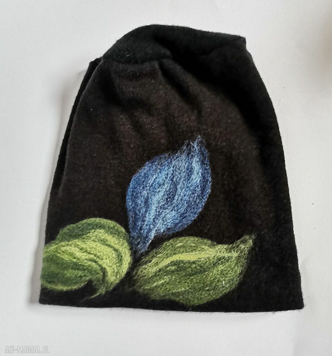 Ciepła czapka wełniana handmade w kwiaty na zimę (Ruda Klara)