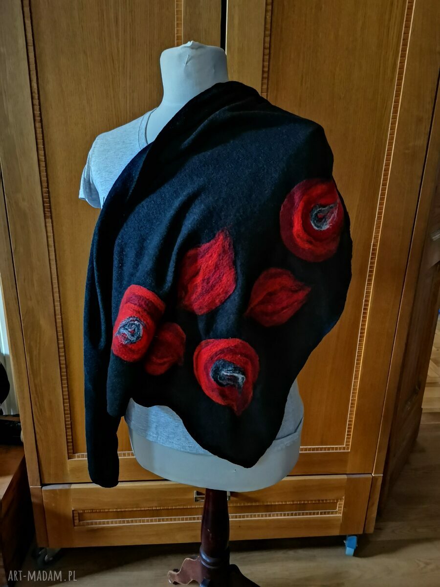 Ciepła czapka wełniana handmade na podszewce - czarna, rozmiar uniwersalny