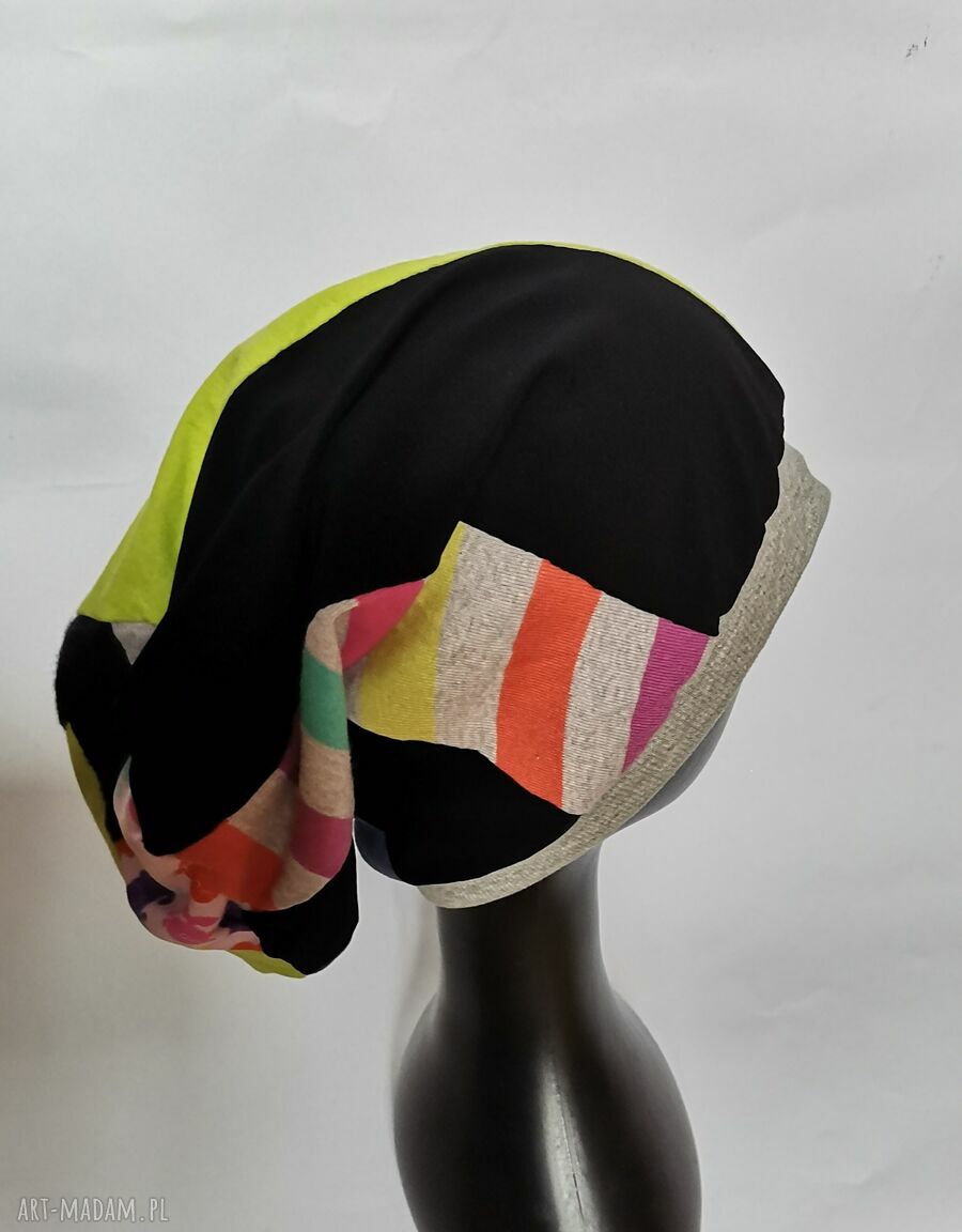 Czapka wiosenna Smerfetka z frędzlami - boho-folk na podszewce