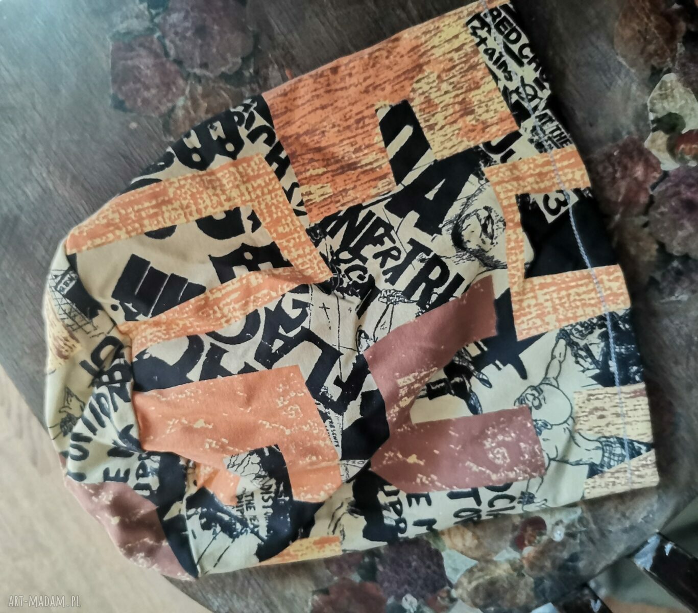 Czapka wiosenna damska uniwersalna na podszewce - folk/boho z frędzlami