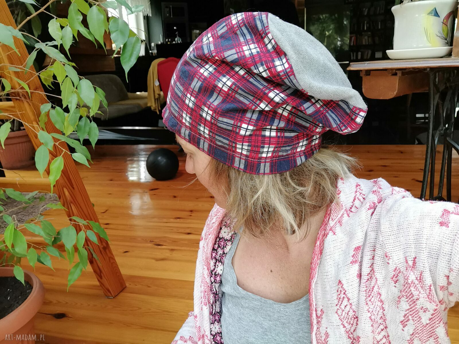 Czapka wiosenna w kratkę boho na podszewce - obwód 59 cm