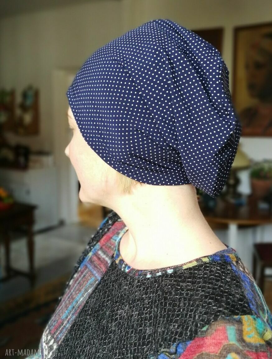 Granatowa czapka wiosenna w białe grochy boho na podszewce (58-59 cm)