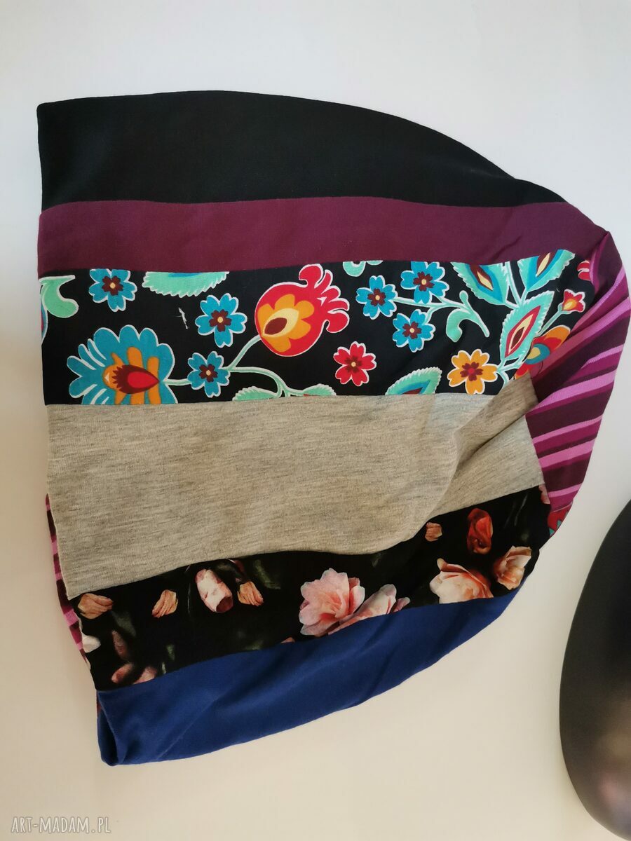 Czapka wiosenna patchworkowa na podszewce w stylu boho i folk