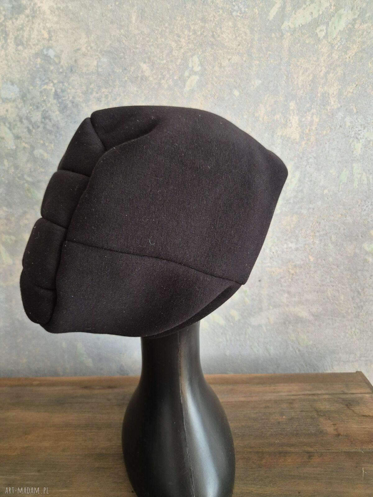 Czapka wiosenna na podszewce w kolorze czarnym - unisex handmade