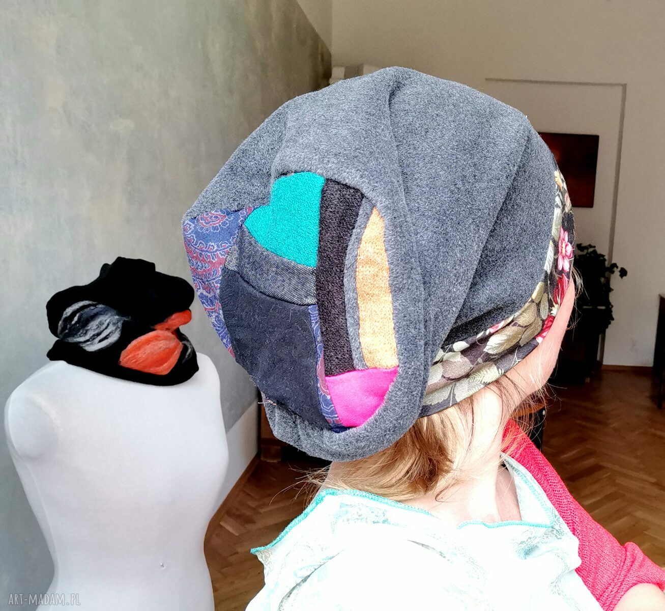Czapka Smerfetka boho - ciepła domieszka wełny, podszewka i frędzle