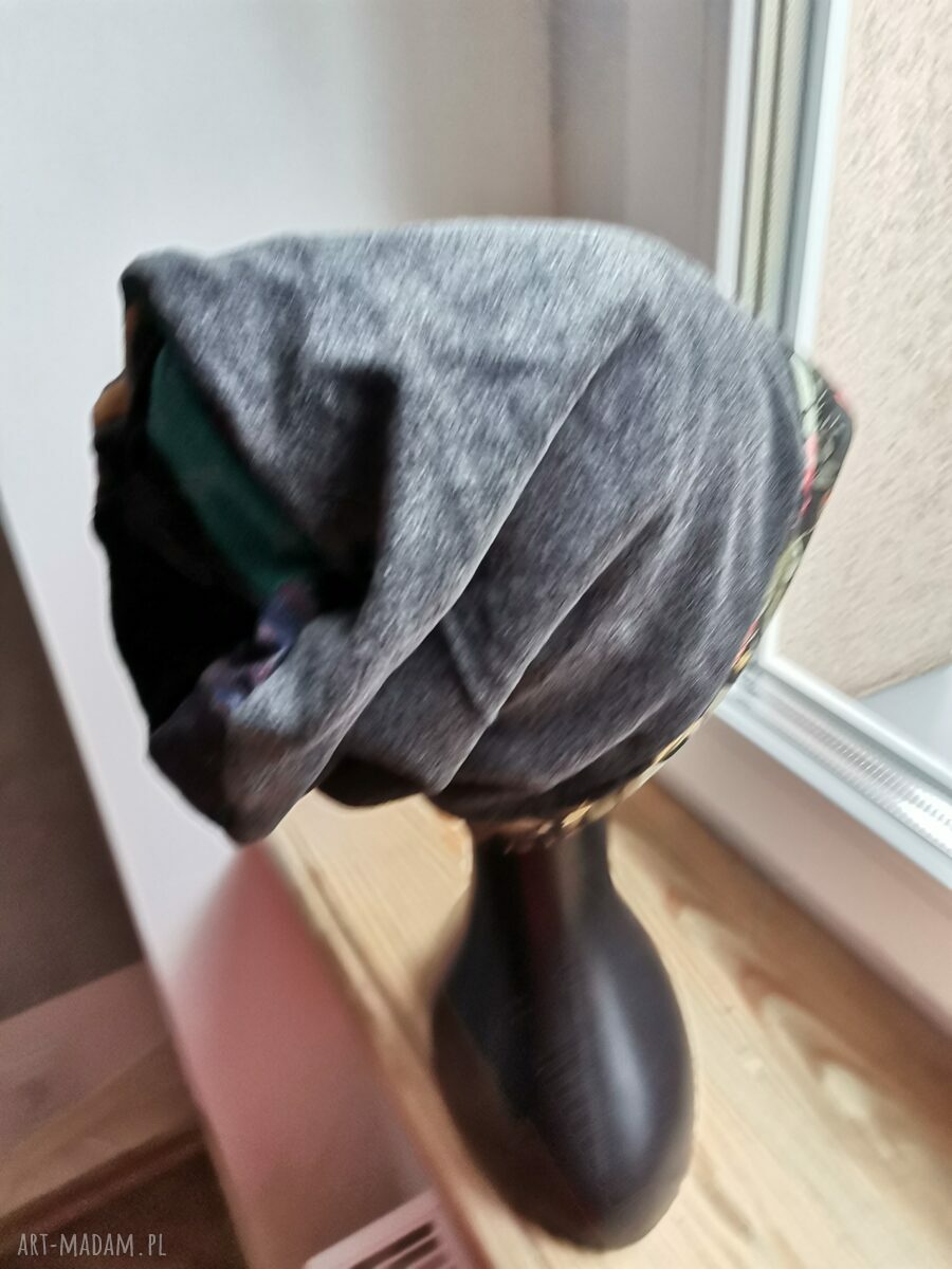 Czapka Smerfetka boho - ciepła domieszka wełny, podszewka i frędzle