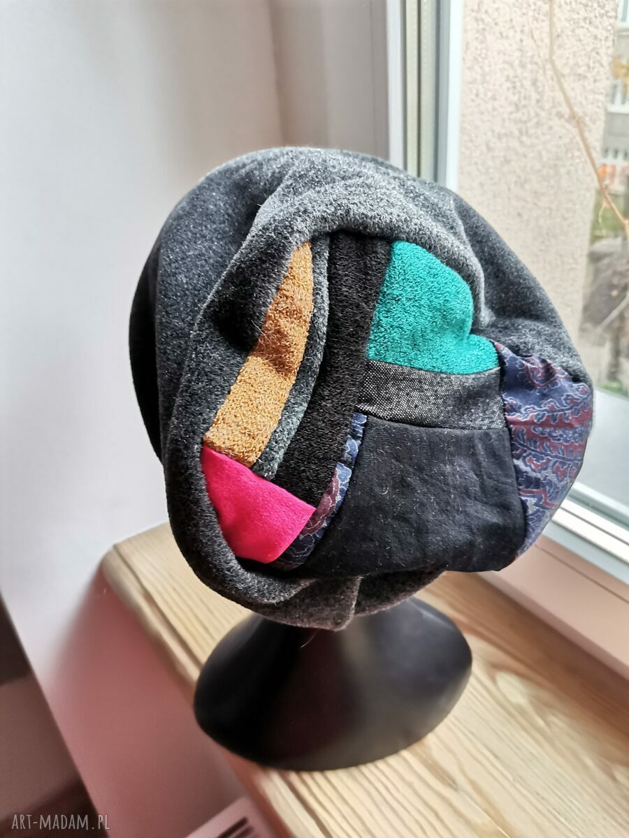 Czapka Smerfetka boho - ciepła domieszka wełny, podszewka i frędzle