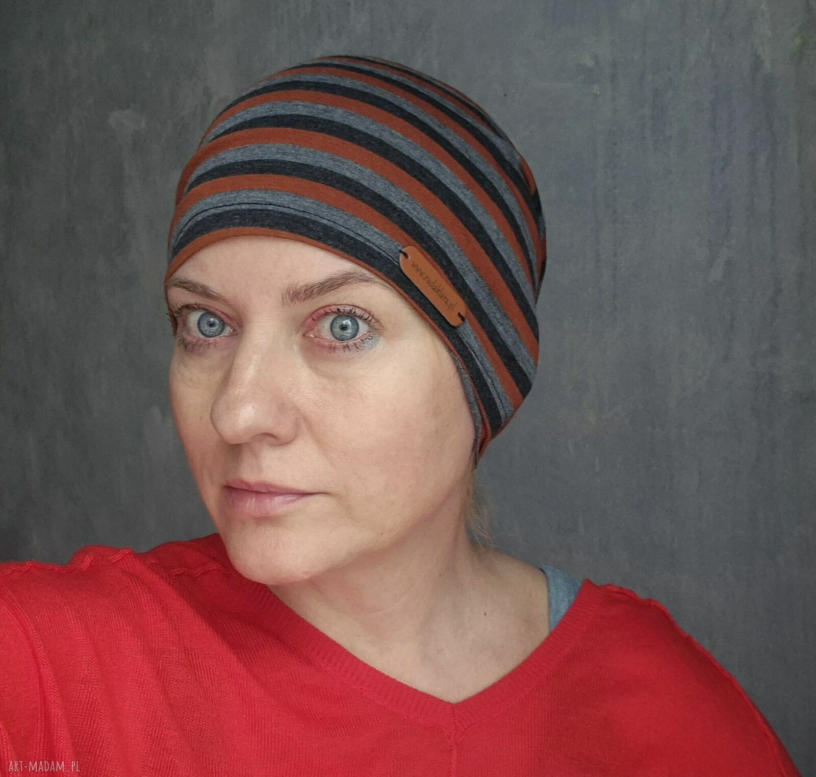 Ręcznie robiona czapka damska z dzianiny - miękka, rozciągliwa i bez podszewki (boho)