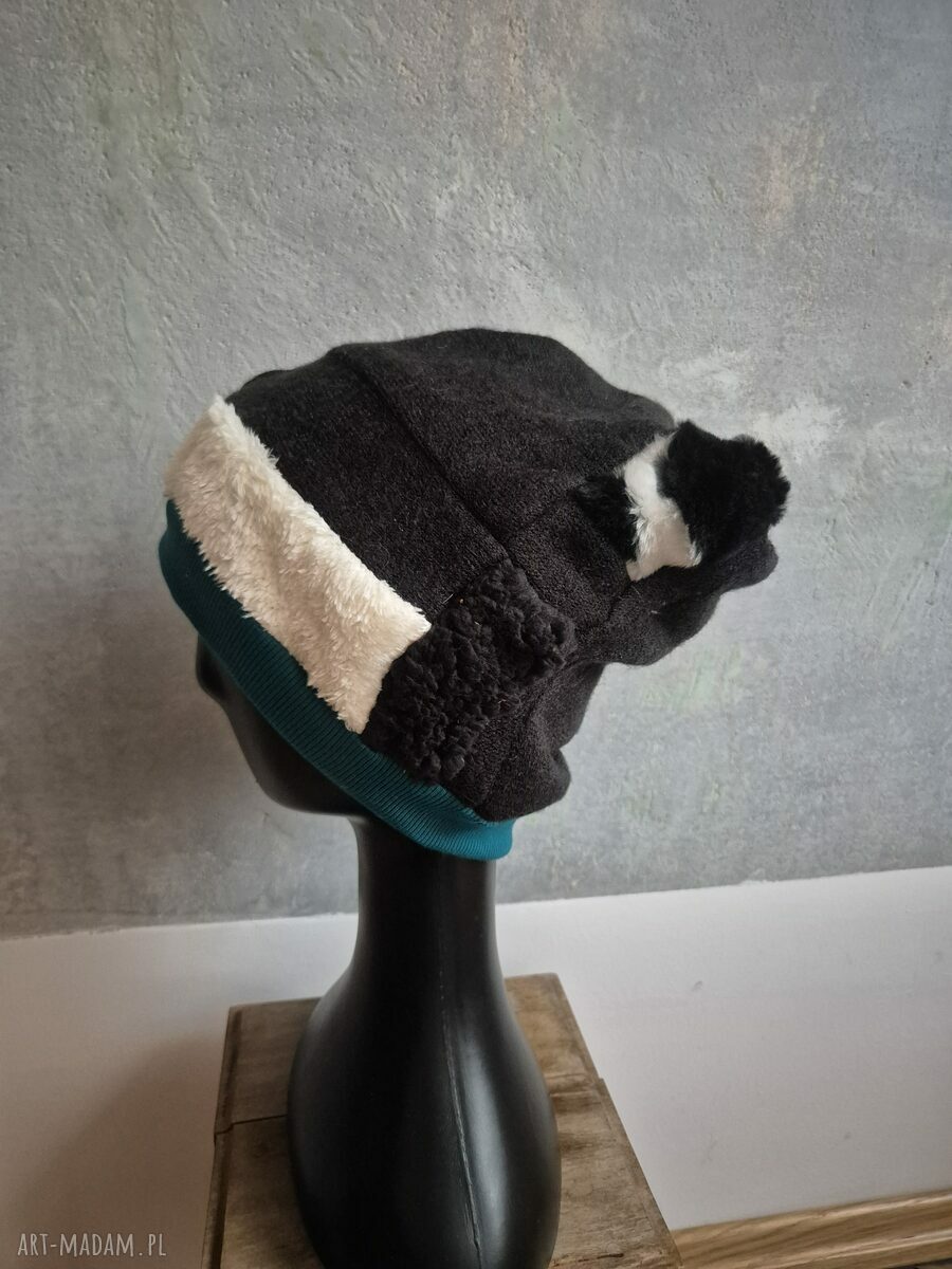Czapka Smerfetka z elementami sztucznego futerka - patchwork na podszewce
